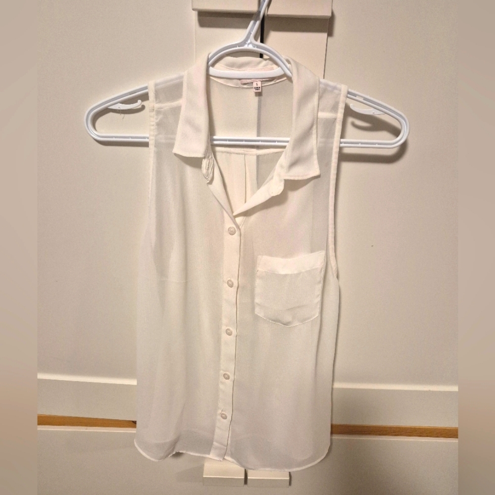 Aritzia Sunday Best White Sleeveless sheer button up top blouse vest small